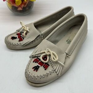Minnetonka Vintage Beaded Authentic Moccasin Size 6.5 MOC6979